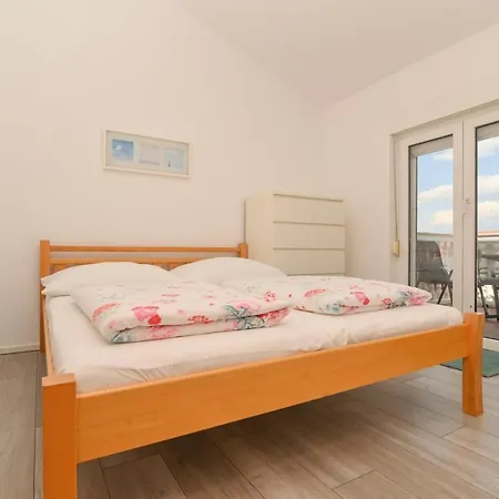 Basic Sveti Anton 88 * Malinska