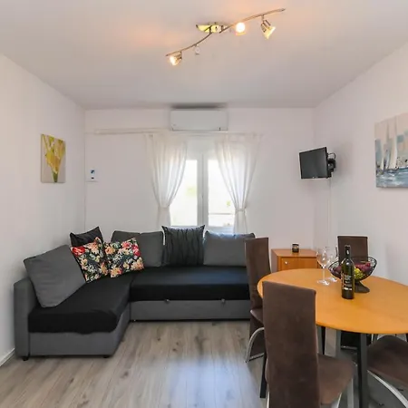 Basic Sveti Anton 88 Малинска