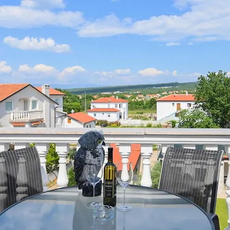Basic Sveti Anton 88 Малинска